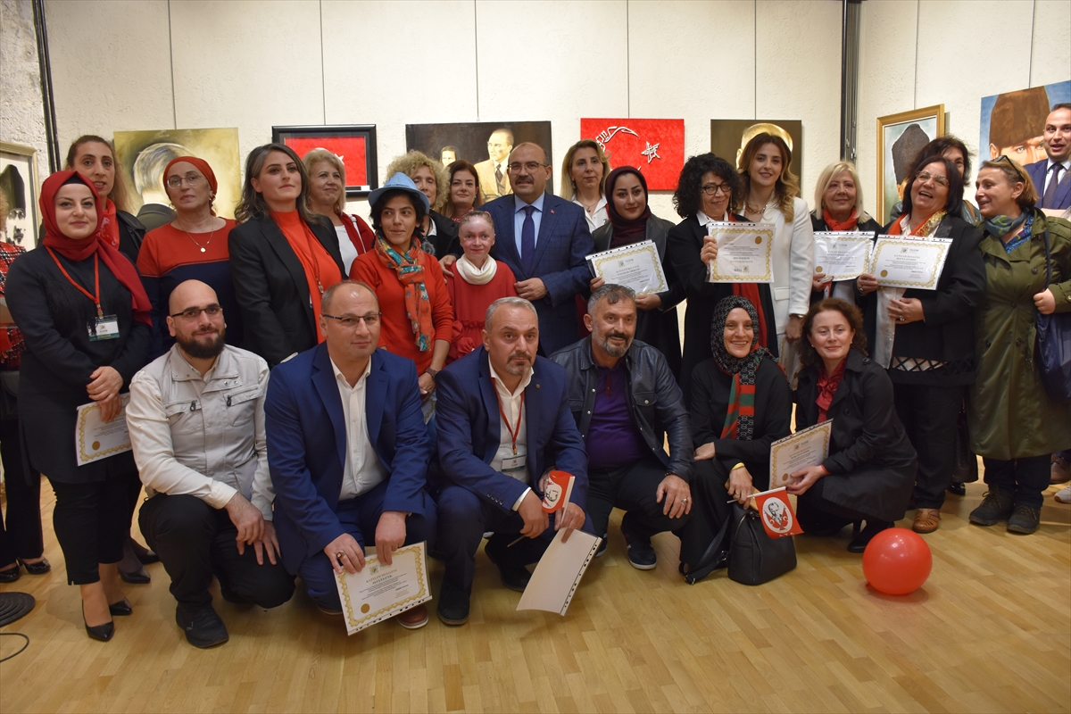 Trabzon’da “Cumhuriyet” sergisi açıldı