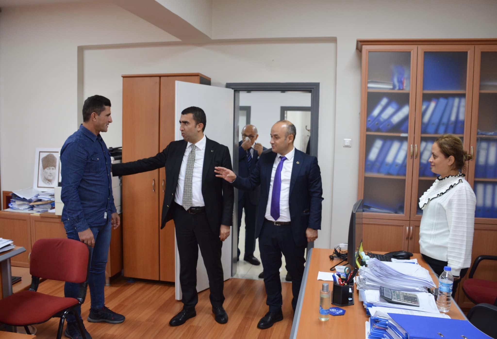 Ziyaretlere devam