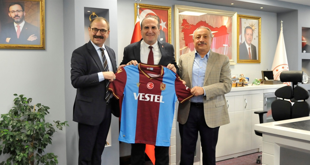 Trabzonspor Kulübü yöneticilerinden, İl Gençlik ve Spor Müdürlüğü’ne ziyaret