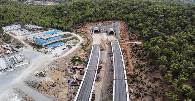 Akdeniz Sahil Yolu’nda bu yıl 3 tünel ve 1 viyadük açılacak