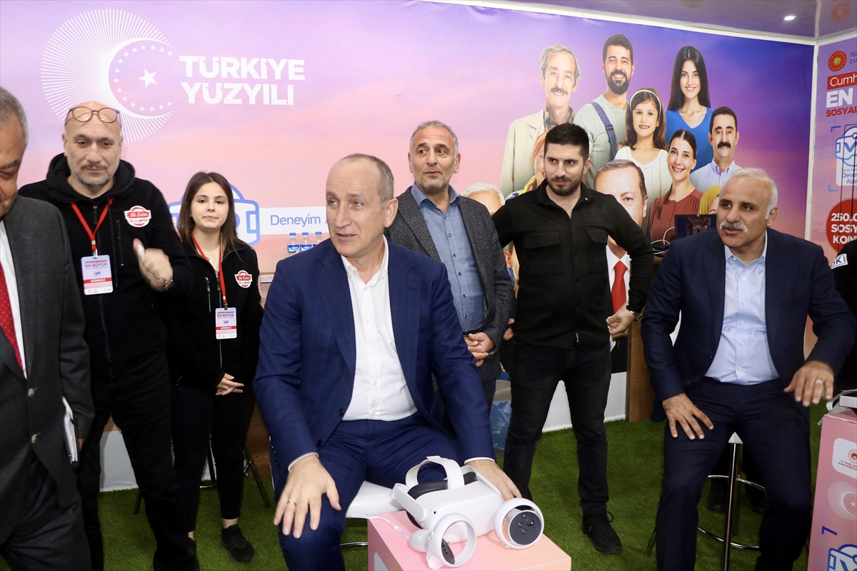 TOKİ Başkanı Bulut, “İlk Evim, İlk İş Yerim” ile “İlk Evim Arsa” projelerinin tanıtım tırını gezdi: