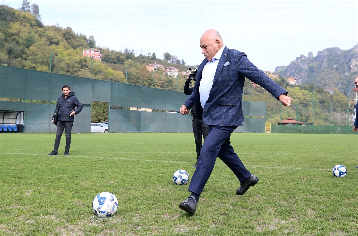 TFF Başkanı Büyükekşi, 1461 Trabzon Kulübünü ziyaret etti: