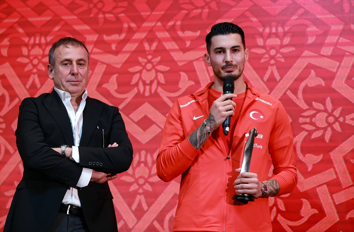 ”TFF Fair Play Ödülü’nü  Uğurcan Çakır aldı