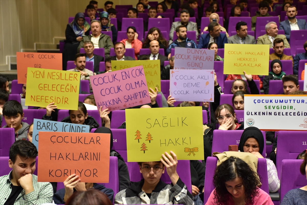 Trabzon’da “Çocuk Hakları ve Dijital Bağımlılık” konferansı düzenlendi