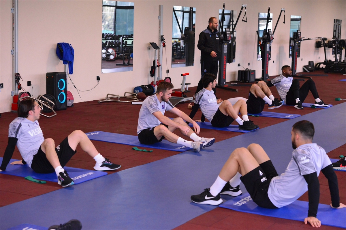 Trabzonspor, lige verilen arada antrenmanlarına devam ediyor