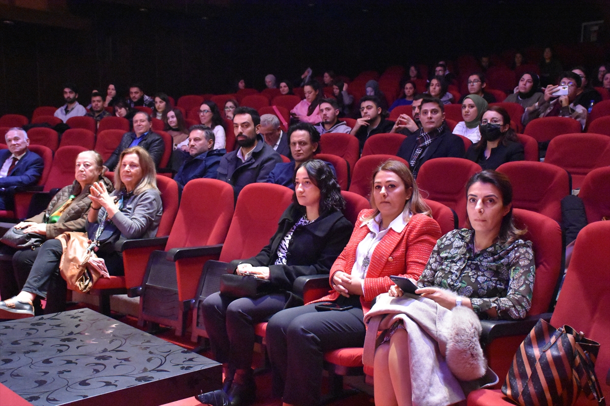 Trabzon’da “Türkiye’de Kadın ve Siyaset: Seçme ve Seçilme Hakkı” konulu panel düzenlendi