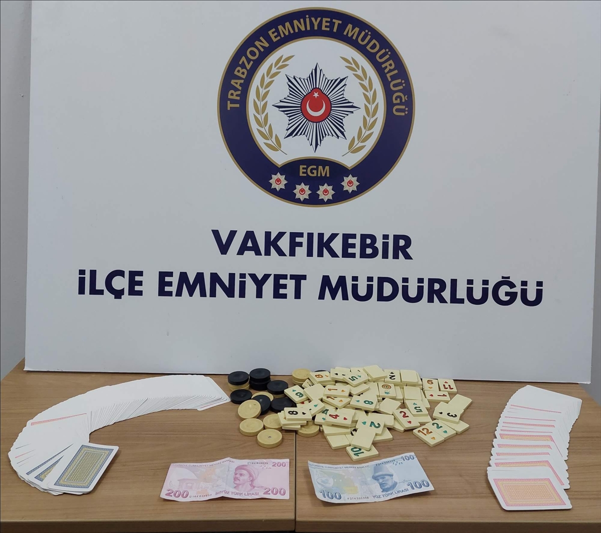 Trabzon’da kumar oynayan 9 kişiye 16 bin 371 lira ceza