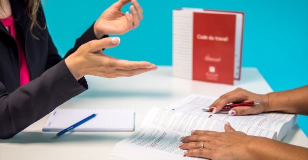 Dünya genelinde kadınlar erkeklere göre yaklaşık yüzde 25 az kazanıyor