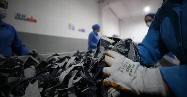Tekstil ve ham maddeleri sektörü ihracatı 11 ayda 9,6 milyar dolar oldu