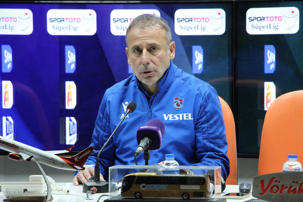 Trabzonspor Teknik Direktörü Abdullah Avcı, görevini bıraktığını duyurdu: