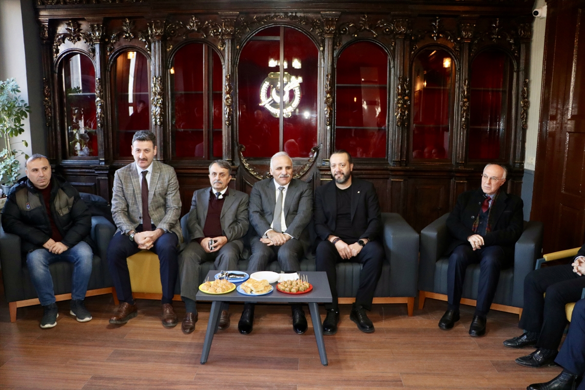 Trabzon Büyükşehir Belediye Başkanı Zorluoğlu, basın mensuplarıyla buluştu