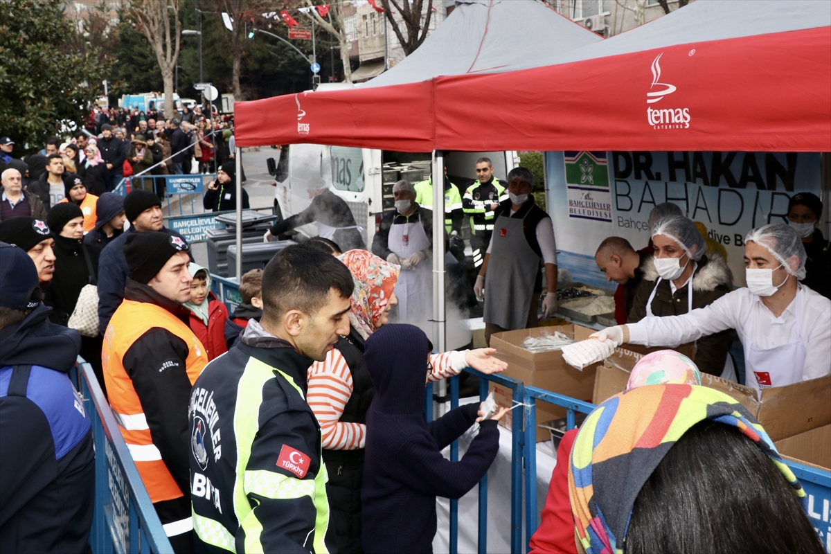 Festivalde 3 ton hamsi dağıtıldı