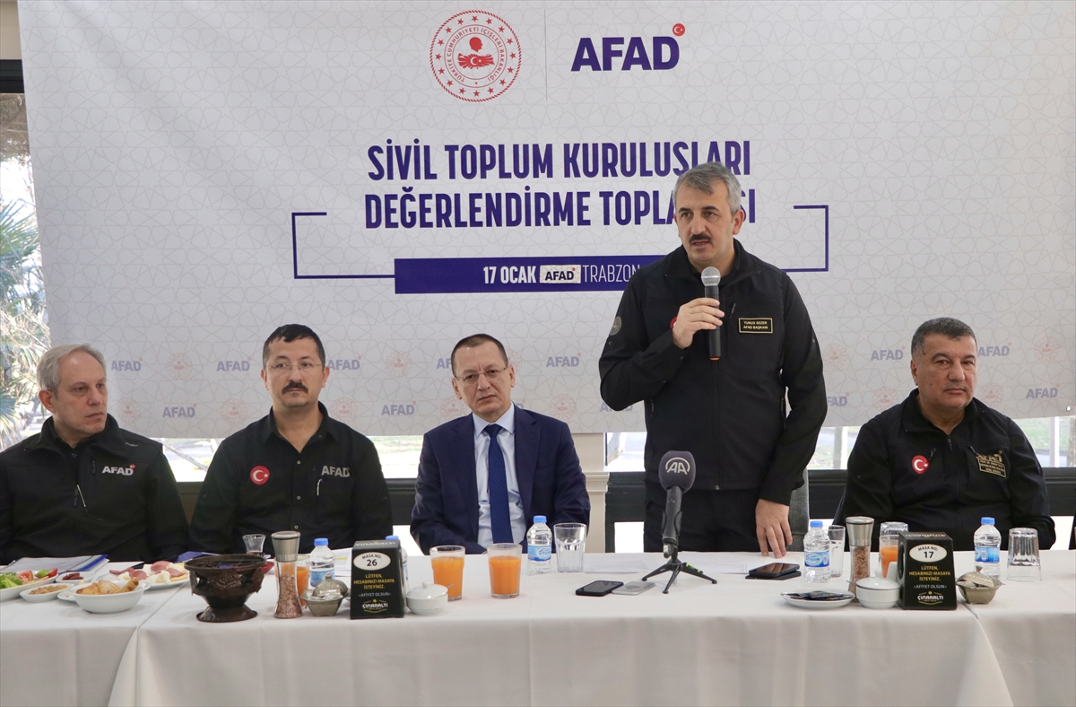 AFAD Başkanı Yunus Sezer, Trabzon’da STK temsilcileriyle bir araya geldi: