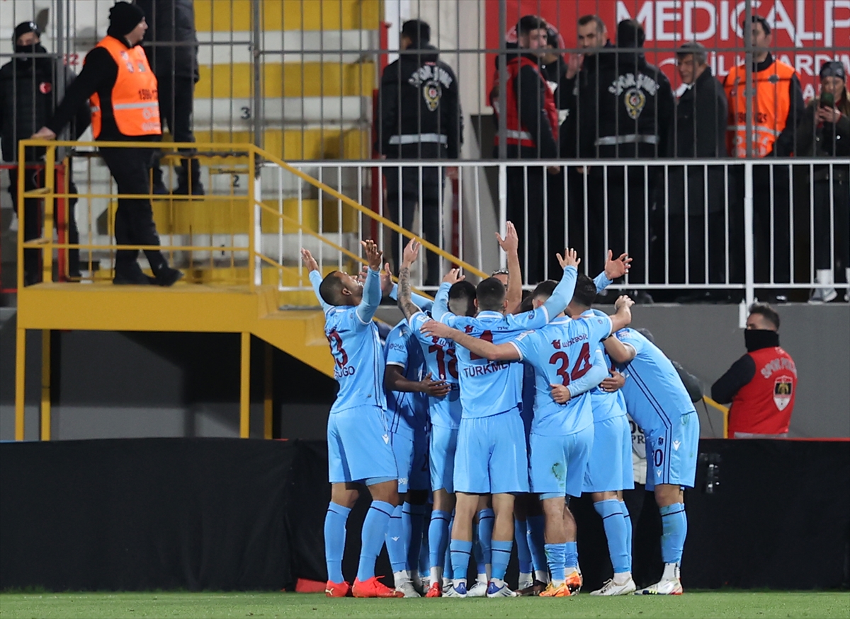Trabzonspor, deplasman galibiyeti hasretini sonlandırdı