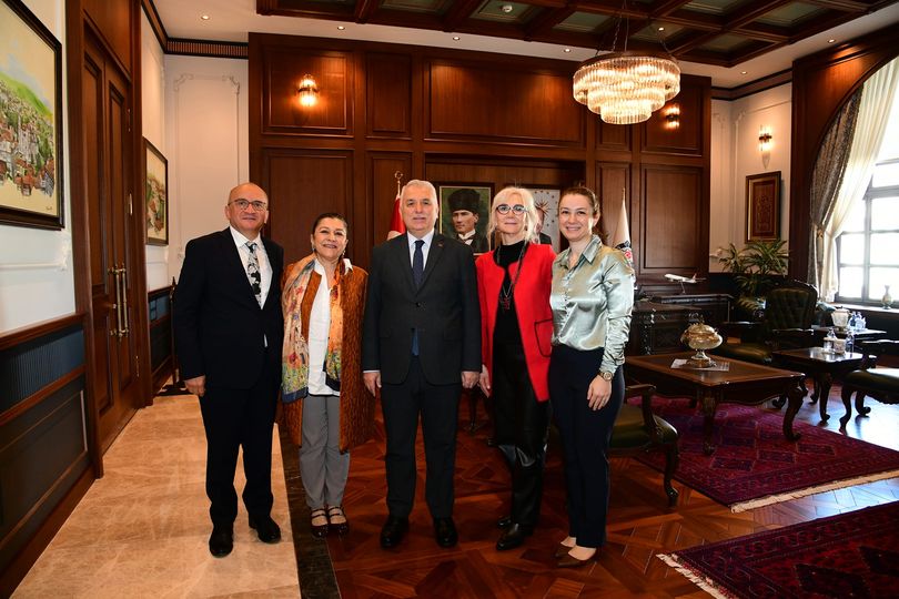 Aile ve Sosyal Hizmetler Bakanlığı Müşaviri Aygül Fazlıoğlu Vali Aziz Yıldırım’ı Ziyaret Etti