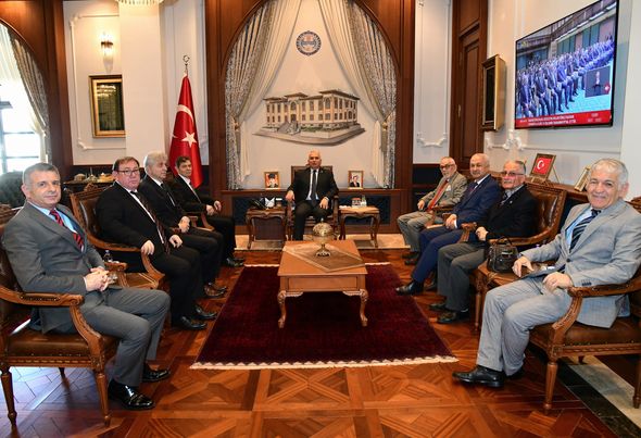 Trabzonspor Divan Kurulu Yönetimi Vali Aziz Yıldırım’ı Ziyaret Etti