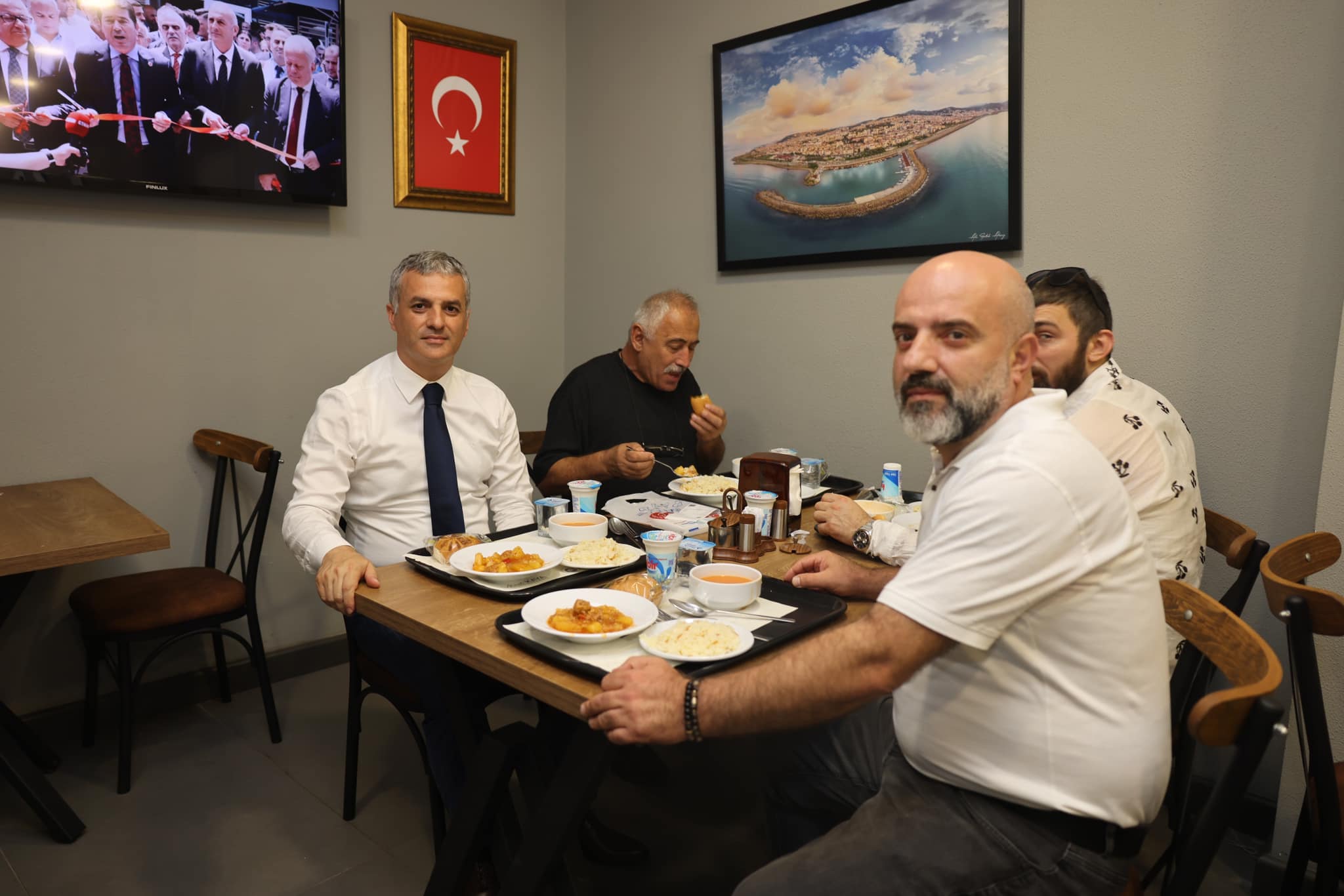 Yomra Belediye Başkanı Bıyık’tan Kent Lokantası’na hayırlı olsun ziyareti
