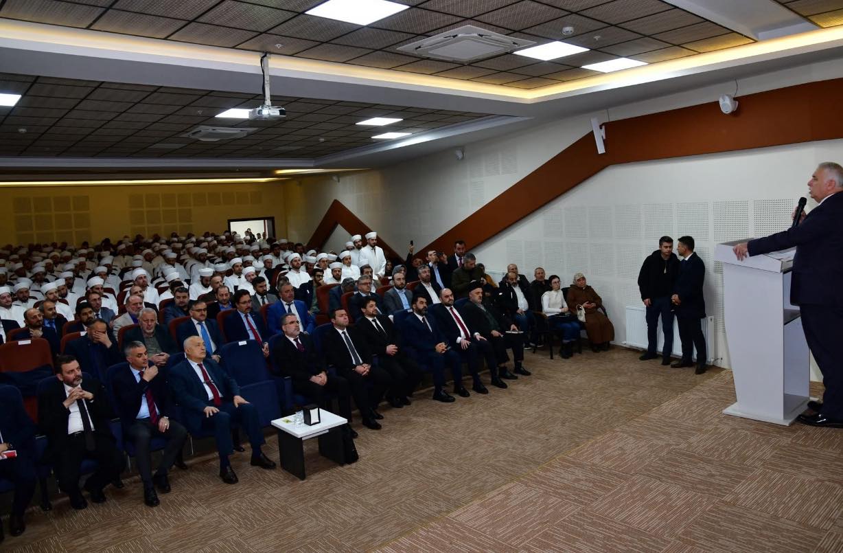 İl Müftüsü Dr. İsmail Çiçek, III. Dönem Aday Din Görevlileri Mezuniyet Törenine Katıldı