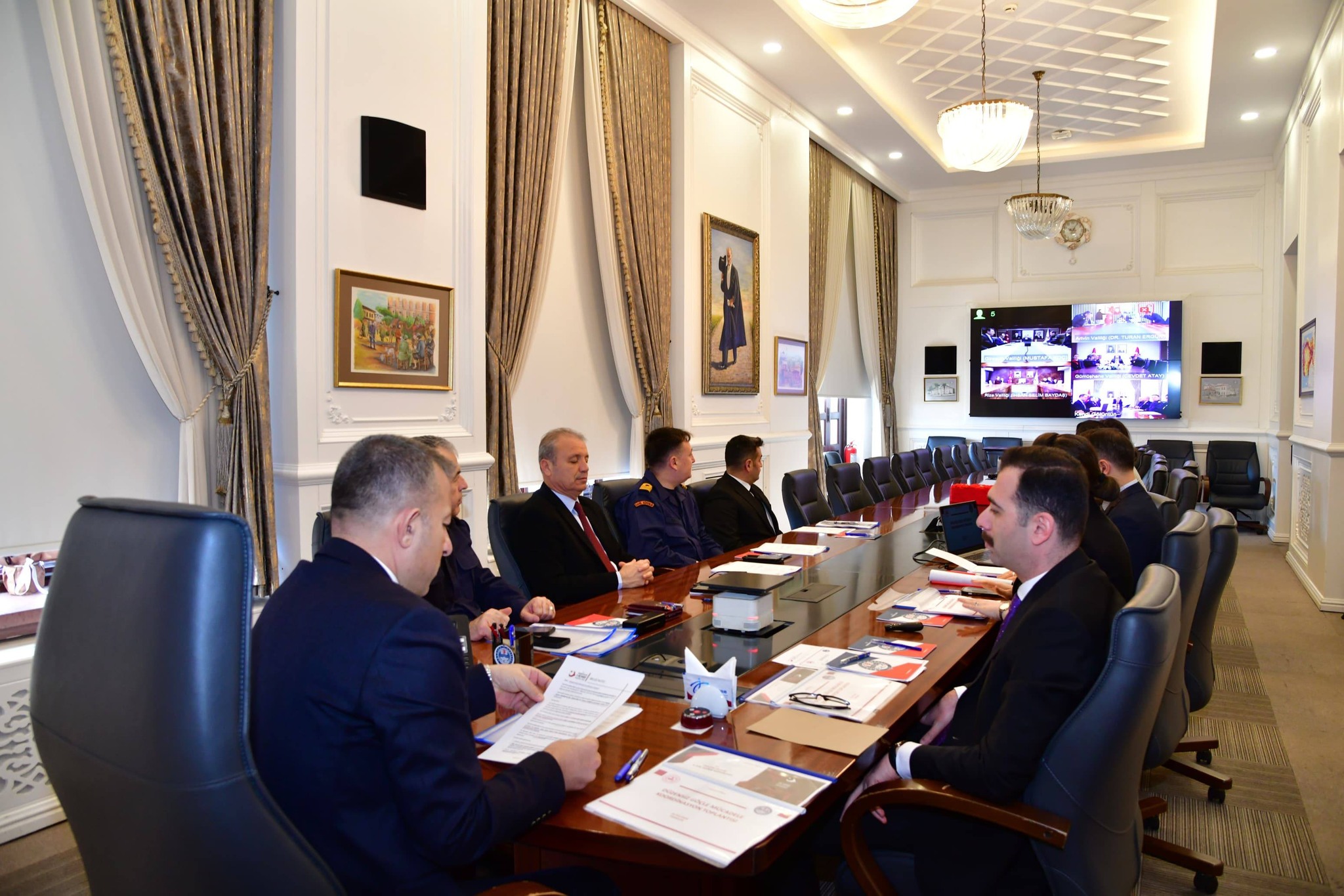 Düzensiz Göçle Mücadele Toplantısı Vali Şahin Başkanlığında Gerçekleştirildi