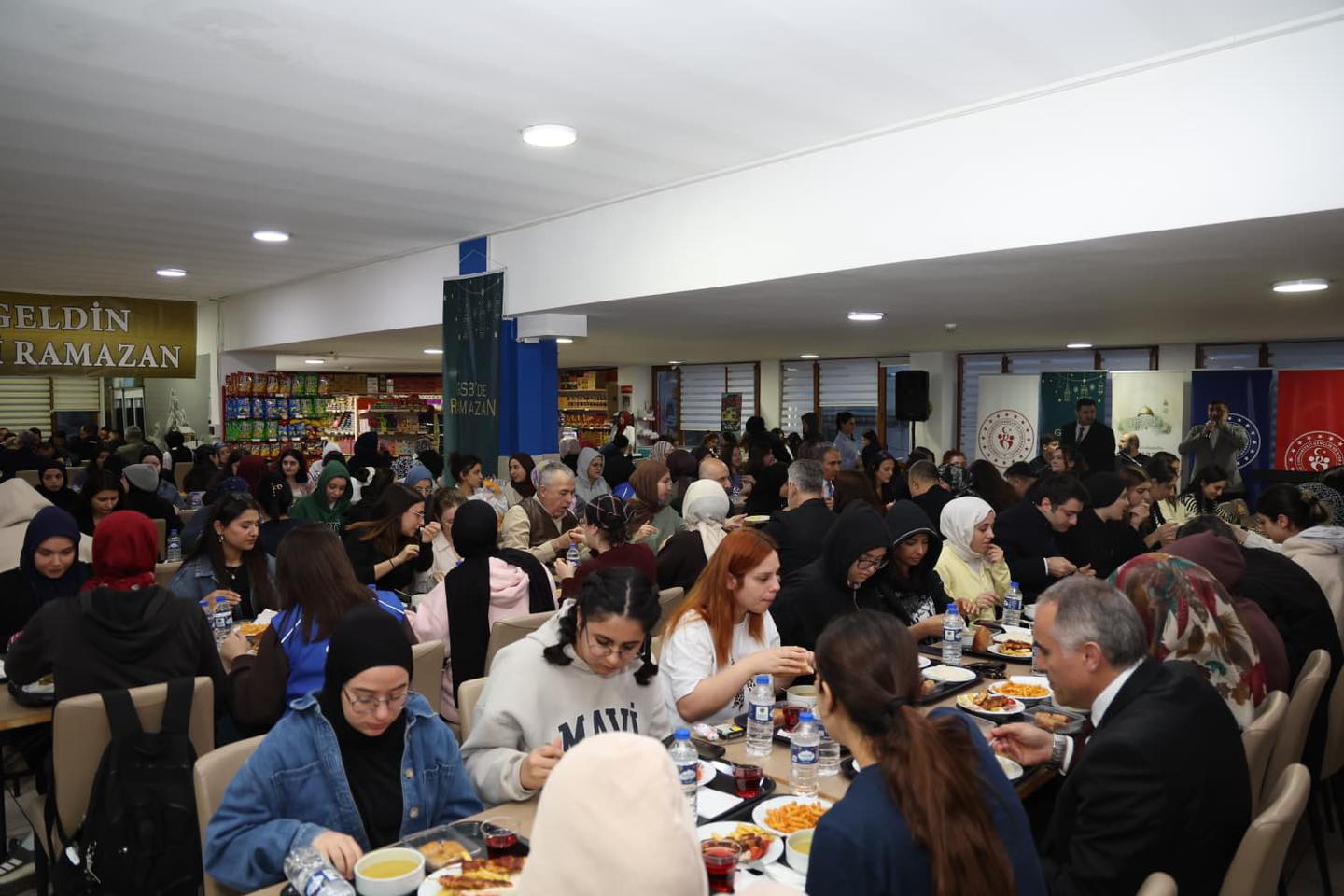 Adil Karaismailoğlu Öğrencilerle İftar Programında Buluştu