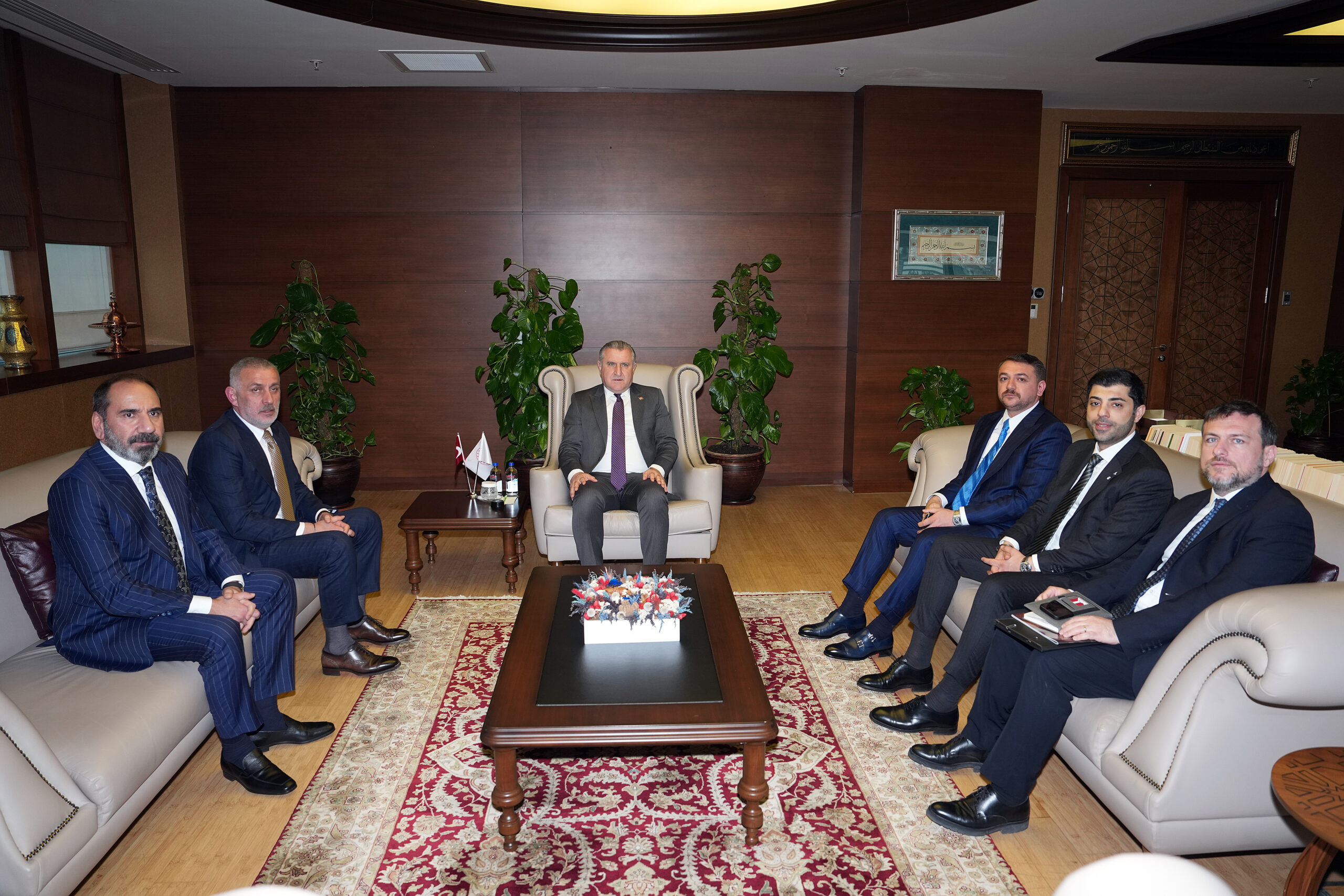 TFF Başkanı Hacıosmanoğlu, Gençlik ve Spor Bakanı Bak’ı Ziyaret Etti