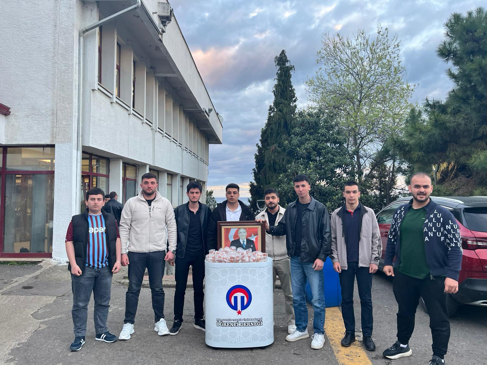 KTÜ Öğrenci Derneği’nden Lokma İkramı ve Alparslan Türkeş’i Anma Etkinliği