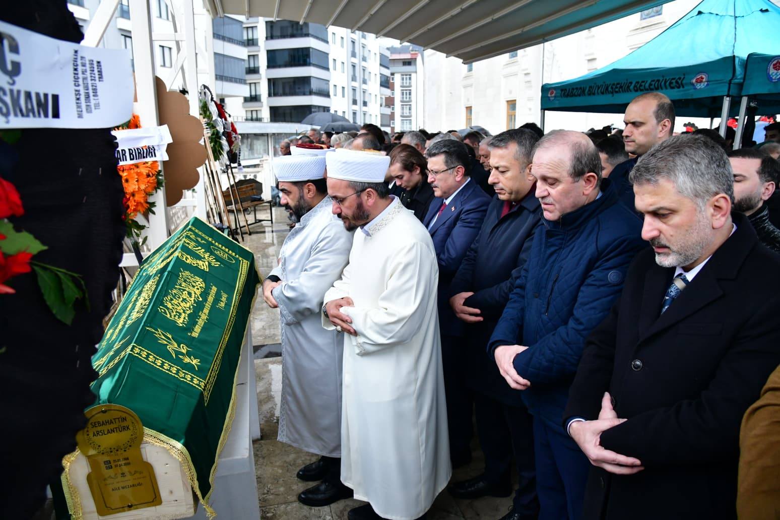 Trabzon’da İş Dünyasının Önemli İsmi Son Yolculuğuna Uğurlandı