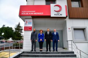 Trabzon Valiliği’nden Kızılay Kan Merkezi’ne Ziyaret