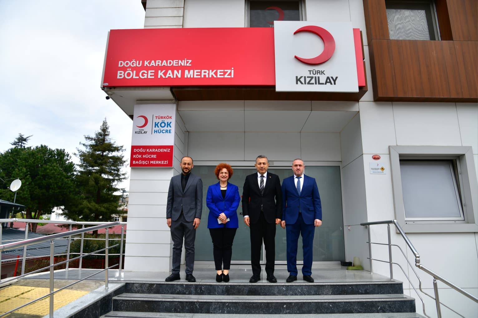 Trabzon Valiliği’nden Kızılay Kan Merkezi’ne Ziyaret
