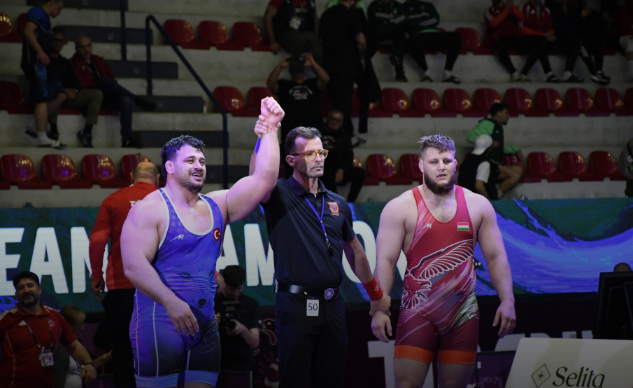 Cumhurbaşkanı Erdoğan’dan, Avrupa şampiyonu millî güreşçi Rıza Kayaalp’e tebrik telefonu