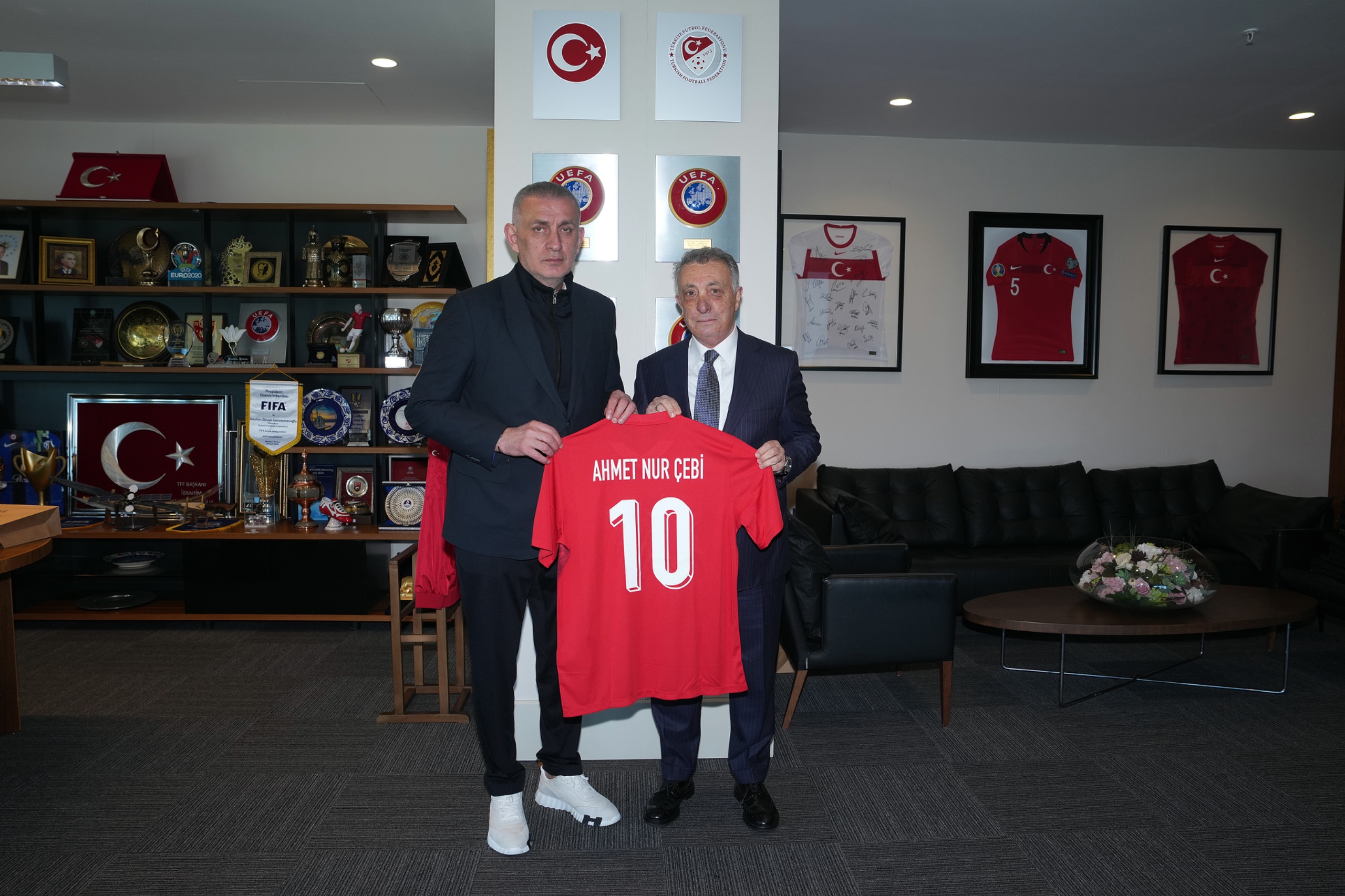 Ahmet Nur Çebi’den, TFF Başkanı Hacıosmanoğlu’na Ziyaret