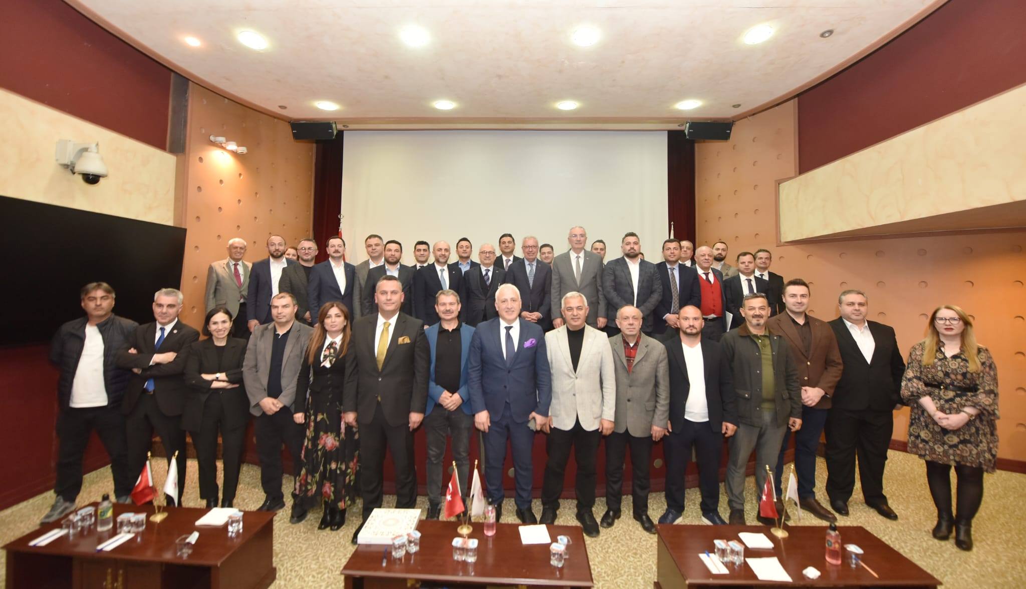İş Bankası Yönetim Kurulu Başkanı Adnan Bali, TTSO’da iş dünyası ile bir araya geldi