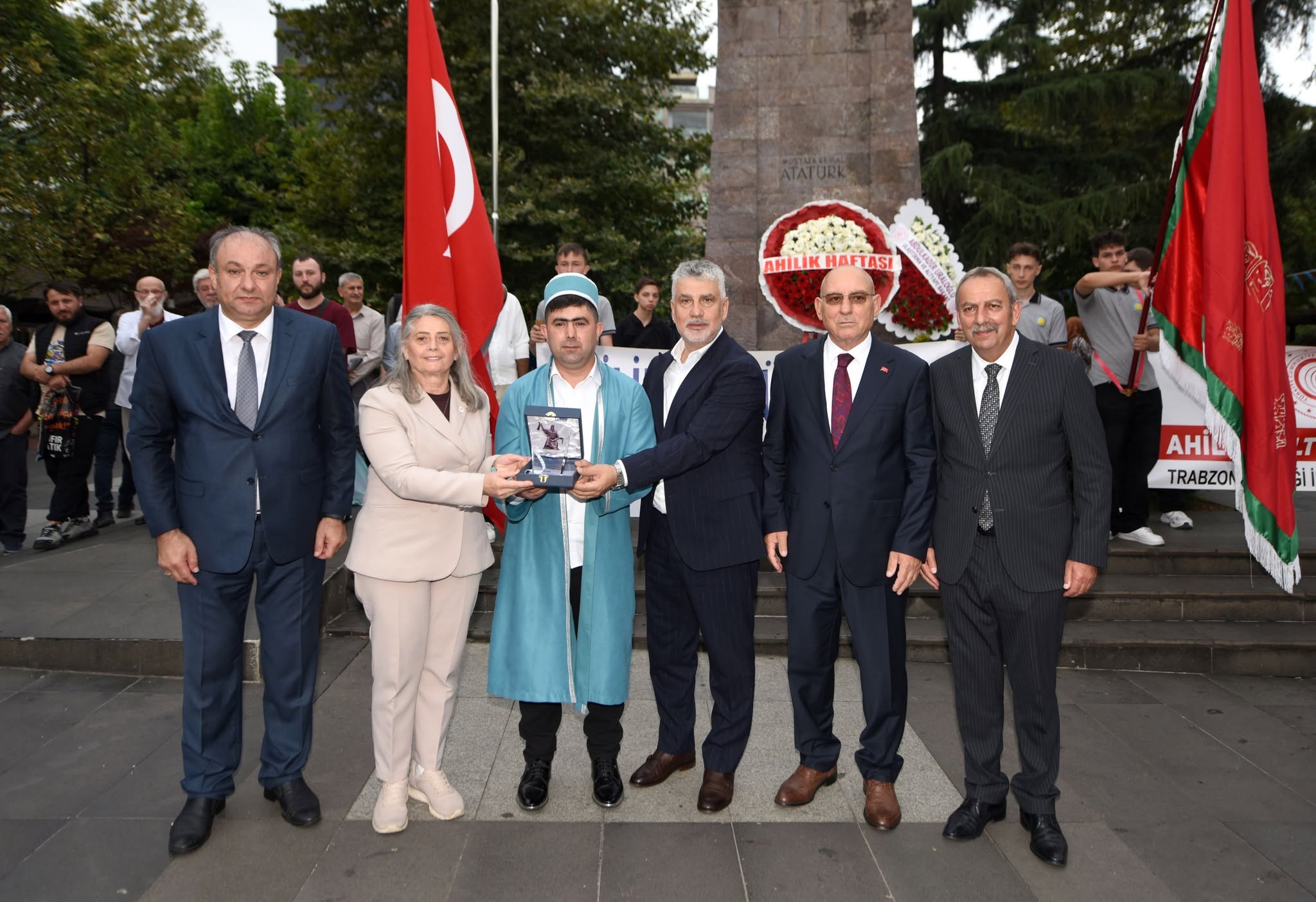 Trabzon’da 2026 Yılının Ahisi, Kalfası ve Çırağı ödüllerini aldı