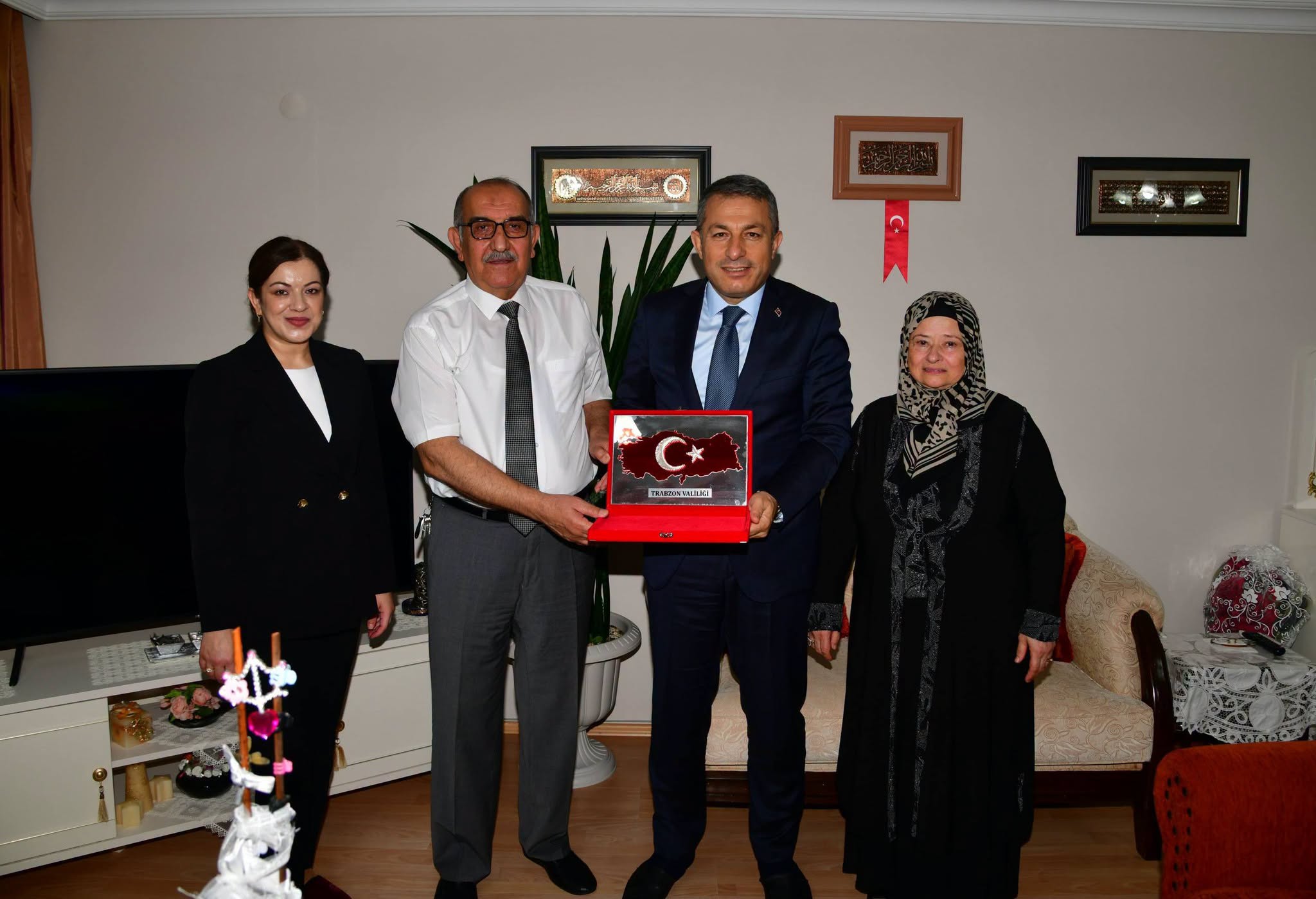 Trabzon Valisi Tahir Şahin’den Kıbrıs Gazisi Coşkun Çolak’a Ziyaret