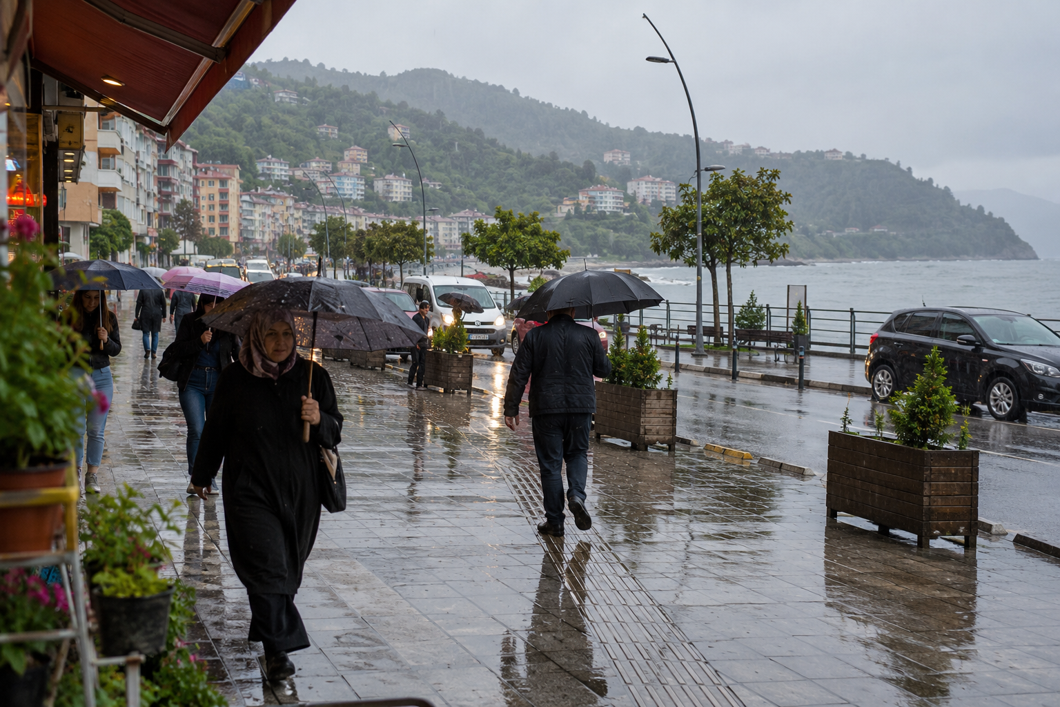 Doğu Karadeniz kıyılarında sel ve heyelan riskine karşı uyarı