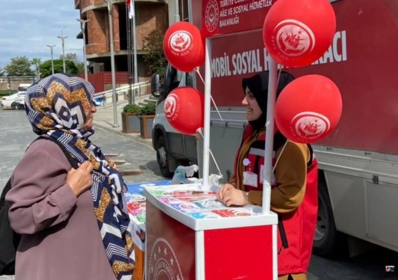 Of’ta Mobil Sosyal Hizmet Aracıyla Vatandaşlara Bilgilendirme