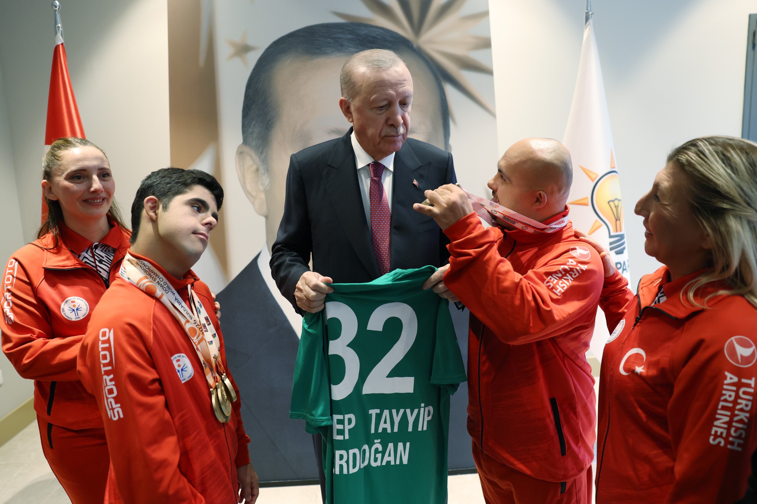 Cumhurbaşkanı Erdoğan, Türkiye Özel Sporcular Spor Federasyonu temsilcilerini kabul etti