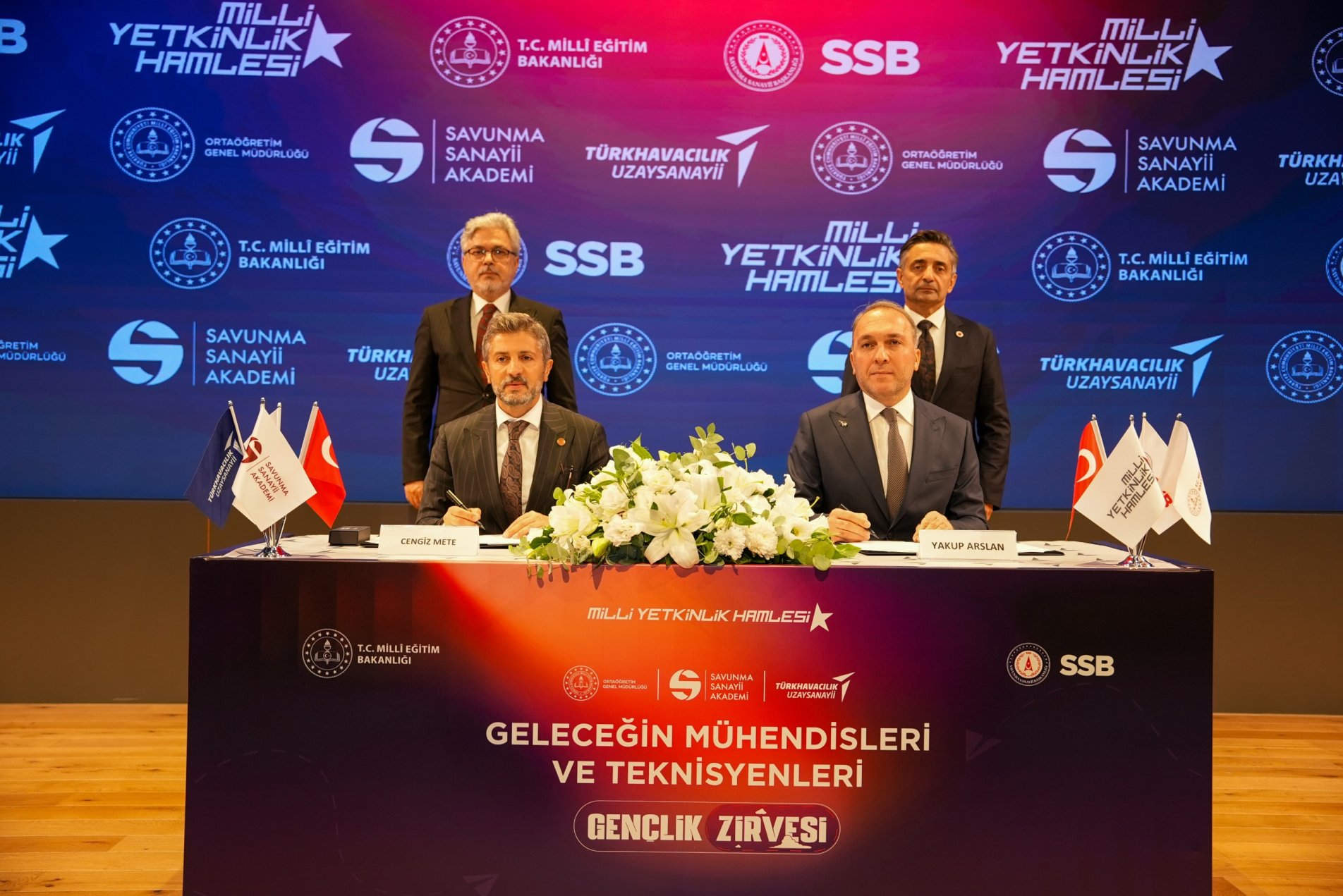 Geleceğin Mühendisleri Ve Teknisyenleri Gençlik Zirvesi Düzenlendi