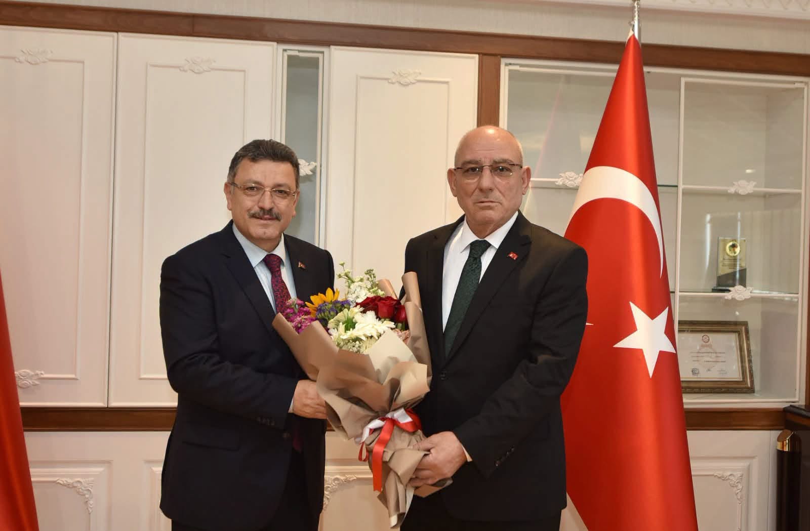 Ahmet Metin Genç’ten Metin Kara’ya tebrik mesajı
