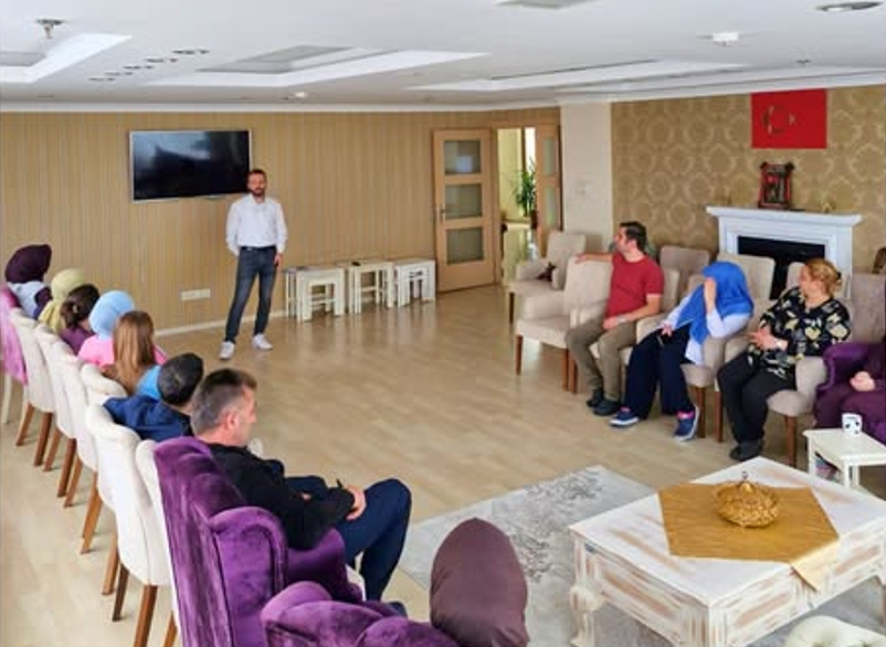 Trabzon’da Huzurevi Personeline Bağımlılıkla Mücadele Eğitimi